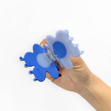 Flower Claw in Periwinkle + Blue