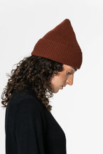 Merino Handknit Rib Hat in Rust Red