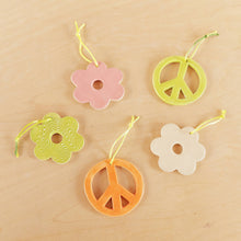 Ceramic Daisy Ornament in White