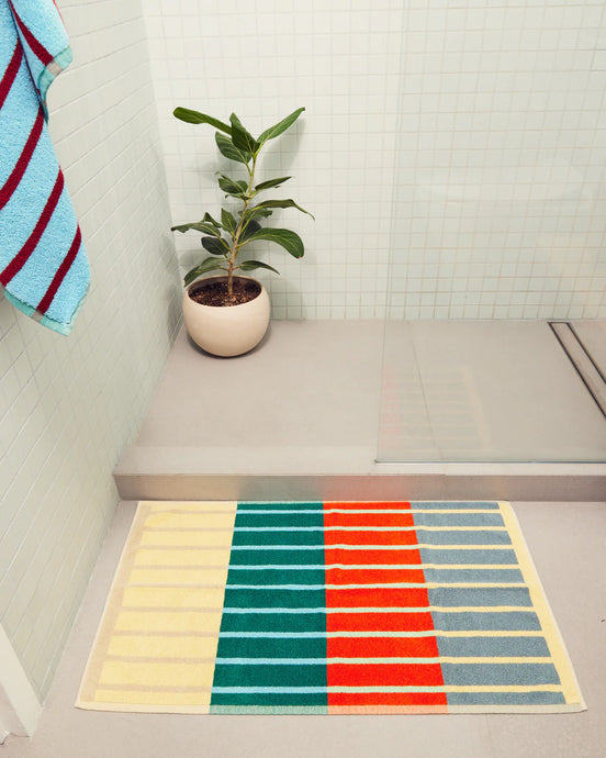 Reversible Bath Mat in Concrete Stripe