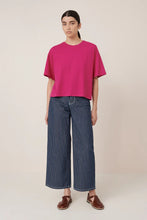 Light Boxy Tee in Magenta