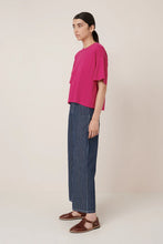 Light Boxy Tee in Magenta