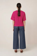 Light Boxy Tee in Magenta