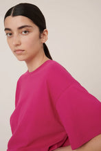 Light Boxy Tee in Magenta